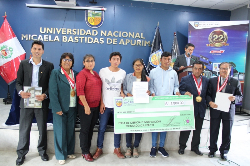 UNAMBA entrega reconocimientos e incentivos económicos a estudiantes ganadores de la X Feria de Ciencia e Innovación Tecnológica – FERCYT UNAMBA 2022