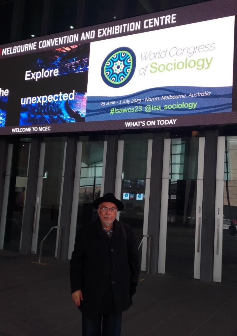 Docente de la UNAMBA participa como ponente en el XX Congreso Mundial de Sociología en Australia