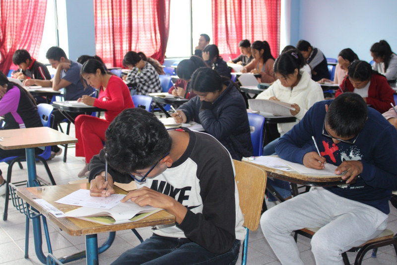 Estudiantes del Centro Preuniversitario de la UNAMBA rindieron el primer examen