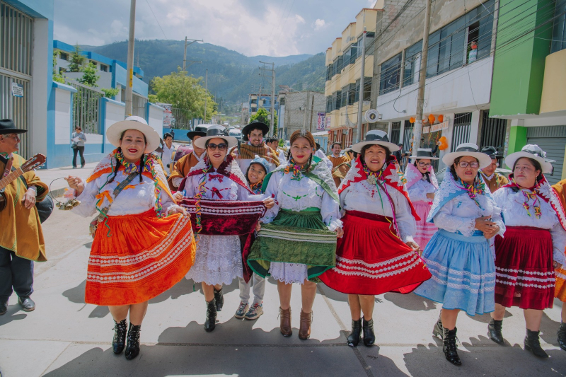 UNAMBA presente en festividad del Día de Comadres