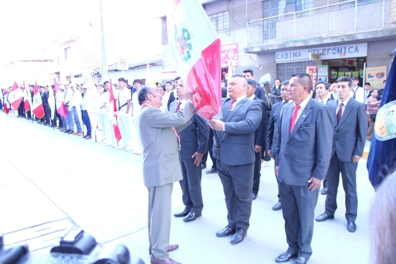 UNAMBA presente en desfile cívico por el 39° aniversario de creación de la UTEA