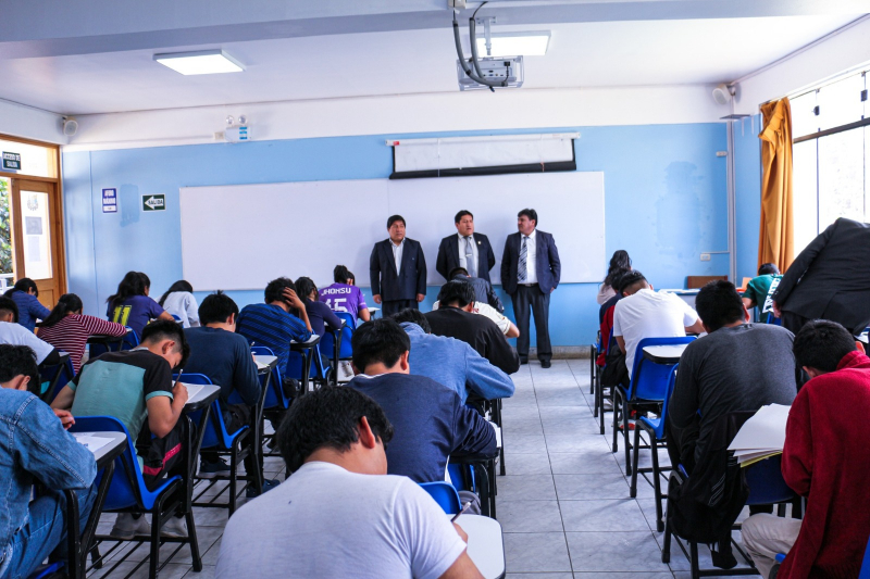 Primer examen del Centro Preuniversitario de la UNAMBA