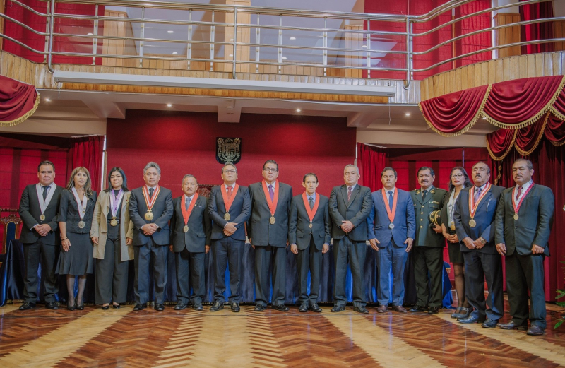 Rector de la UNAMBA participó en ceremonia de juramentación del Presidente de la Junta de Fiscales Superiores de Apurímac e inicio del Año Fiscal 2025