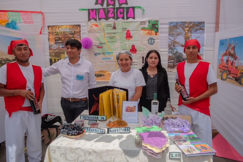 Gran feria de emprendimientos turísticos y campaña de voluntariado por el adulto mayor de San Lorenzo de Tambo organizado por la Facultad de Administración