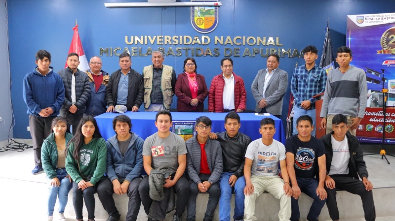 Estudiantes de la Universidad Nacional San Cristóbal de Huamanga realizaron visita guiada a laboratorios y Centro Experimental Pachachaca de la UNAMBA