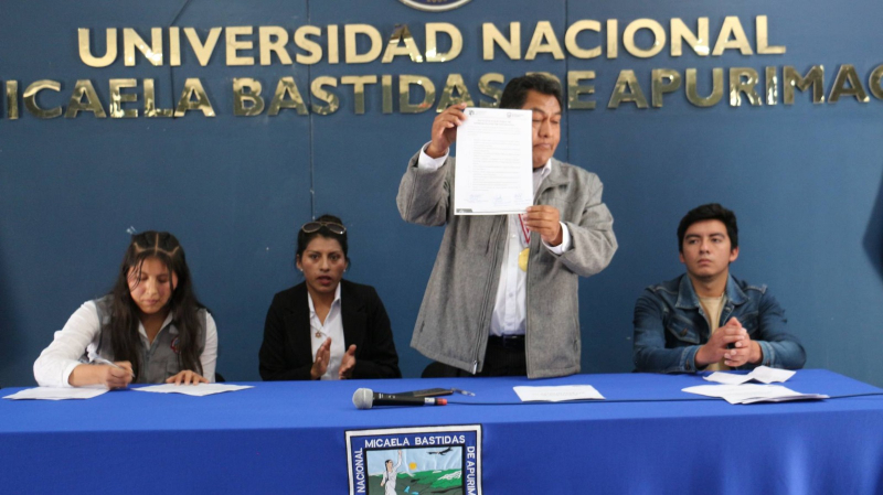 Estudiantes firman Pacto Ético Electoral para Elecciones Generales Universitarias UNAMBA 2024