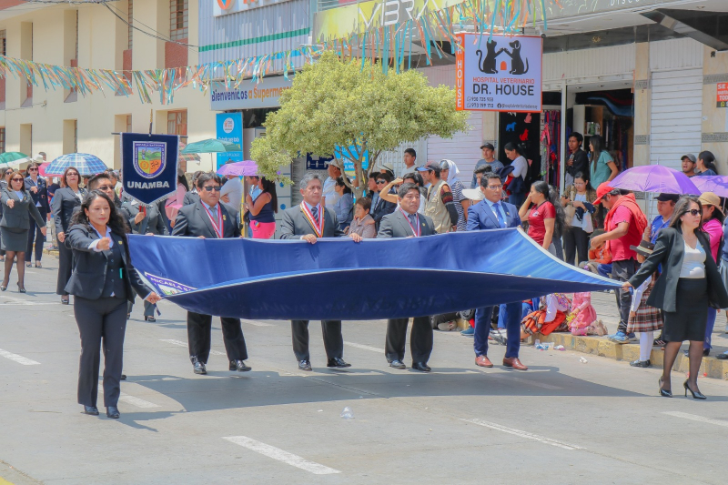 Izamiento del Pabellón Nacional y desfile cívico por el 24° aniversario de la UNAMBA