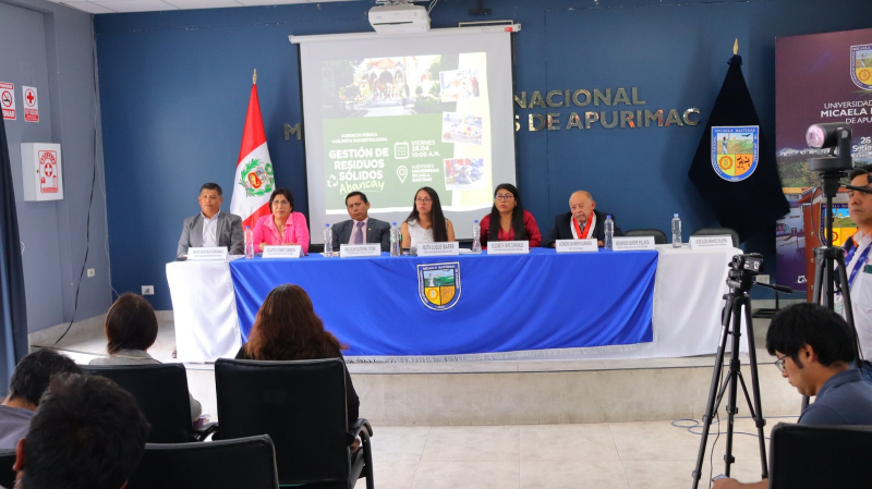 Rector de la UNAMBA participó en audiencia pública conjunta descentralizada de gestión de residuos sólidos de Abancay