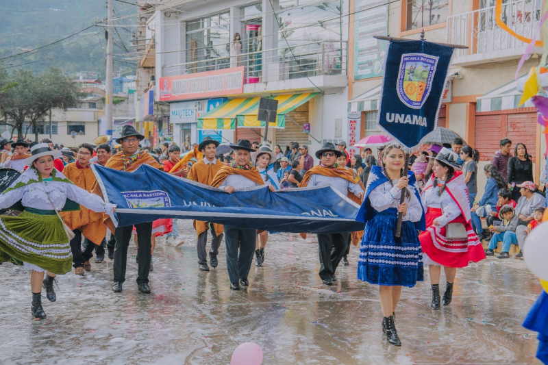 UNAMBA destaca en la Entrada del Ño Carnavalón