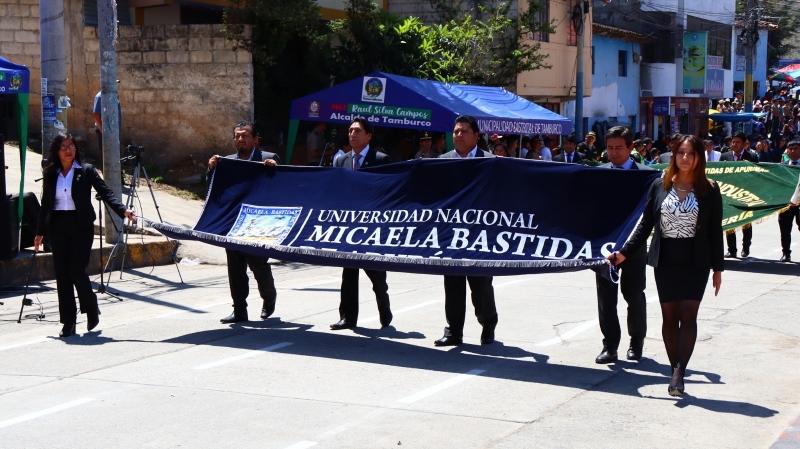 UNAMBA participó en desfile cívico institucional por la celebración patronal del Señor de la Exaltación