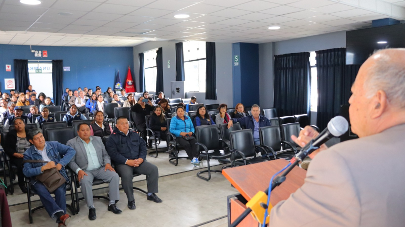 RINDEN HOMENAJE A TRABAJADORES DE LA UNAMBA