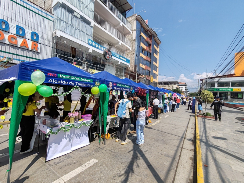 Con éxito se realizó la feria &quot;Promoviendo emprendimientos  y asesoramiento empresarial&quot;