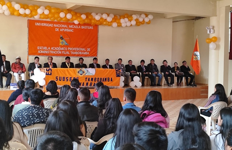 Decano de la Facultad de Administración participó en ceremonia de bienvenida a estudiantes de la filial Tambobamba del semestre 2023-I