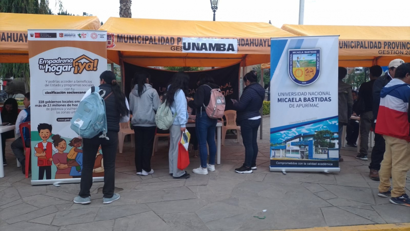 UNAMBA participó en feria informativa de la oferta educativa de Beca 18 en Andahuaylas